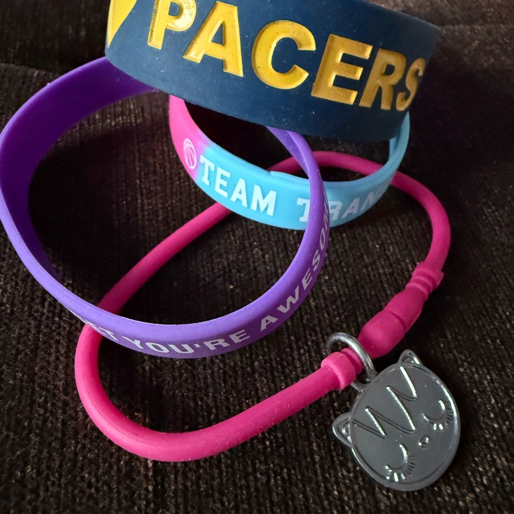 Colorful Silicone Wristbands with Cat Charm